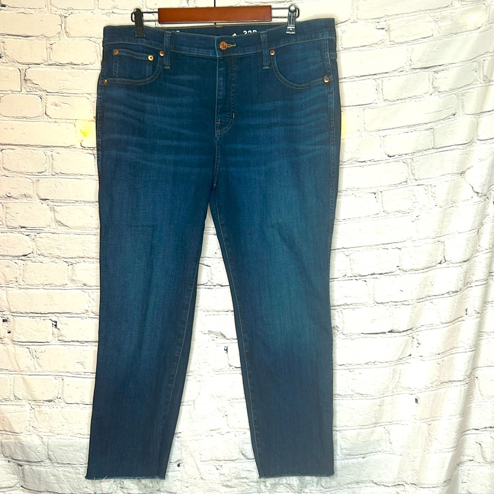 J. Crew Vintage Slim Straight Frayed Hem Blue Jeans Size 32 Petite